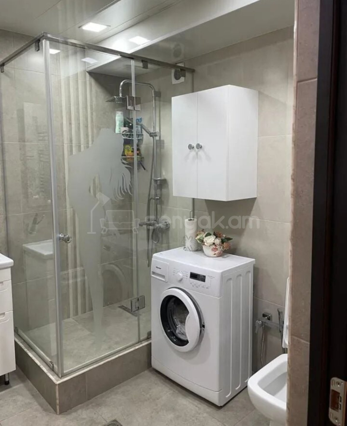3 Սենյականոց Բնակարան, 92քմ, 5/9 հարկ, Դիզայներական Վերանորոգված