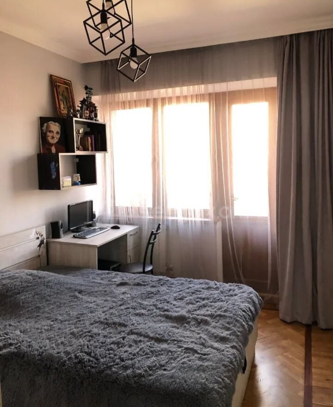 4 Սենյականոց Բնակարան Քարե Շենքում, 100քմ, 5/5 հարկ, Կապիտալ Վերանորոգված