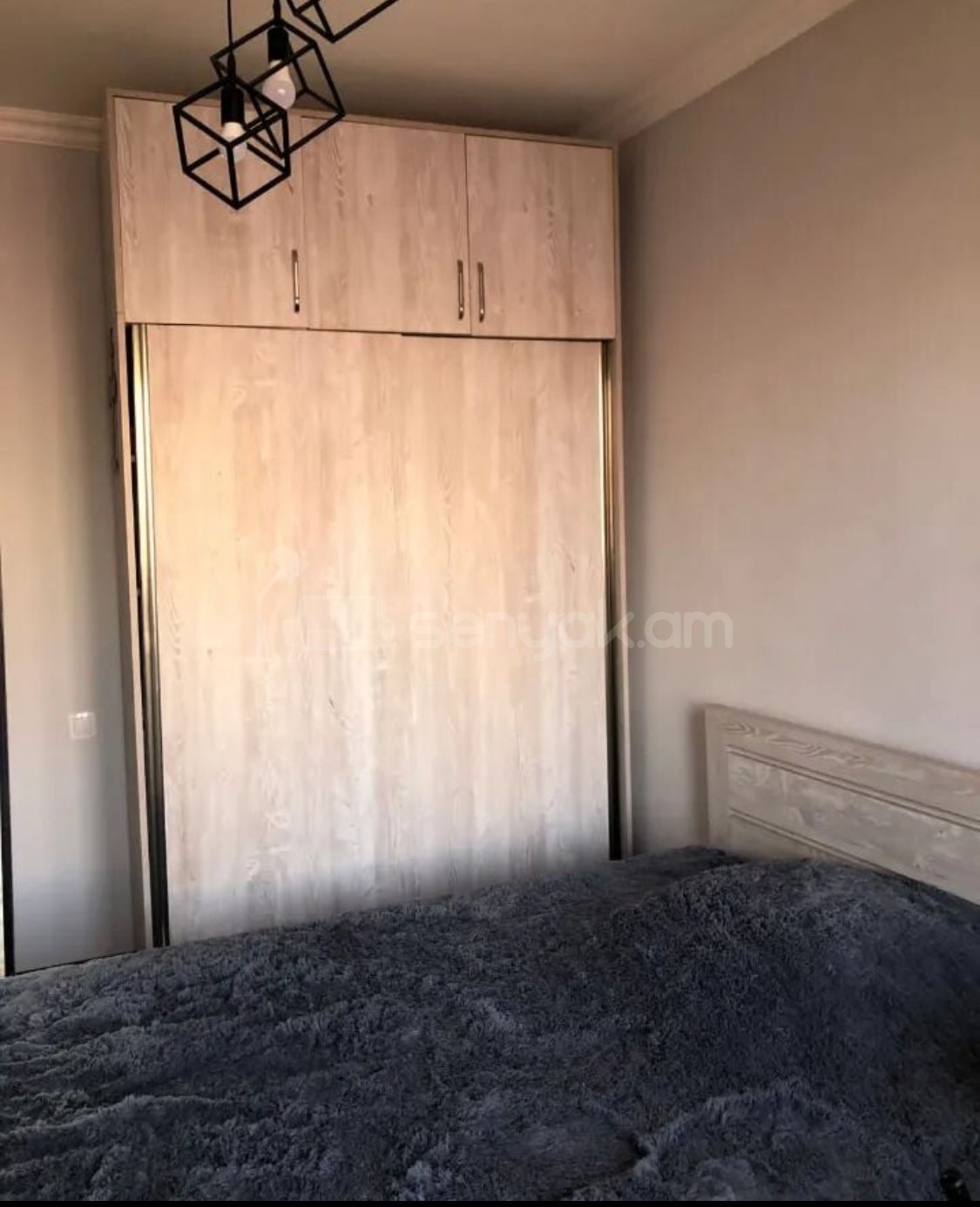 4 Սենյականոց Բնակարան Քարե Շենքում, 100քմ, 5/5 հարկ, Կապիտալ Վերանորոգված