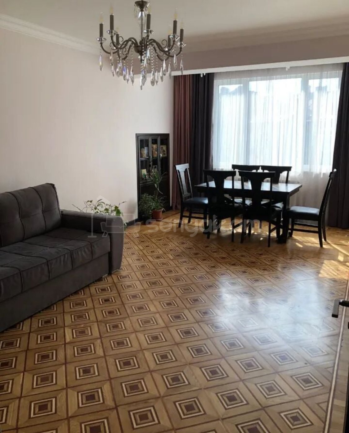 4 Սենյականոց Բնակարան Քարե Շենքում, 100քմ, 5/5 հարկ, Կապիտալ Վերանորոգված