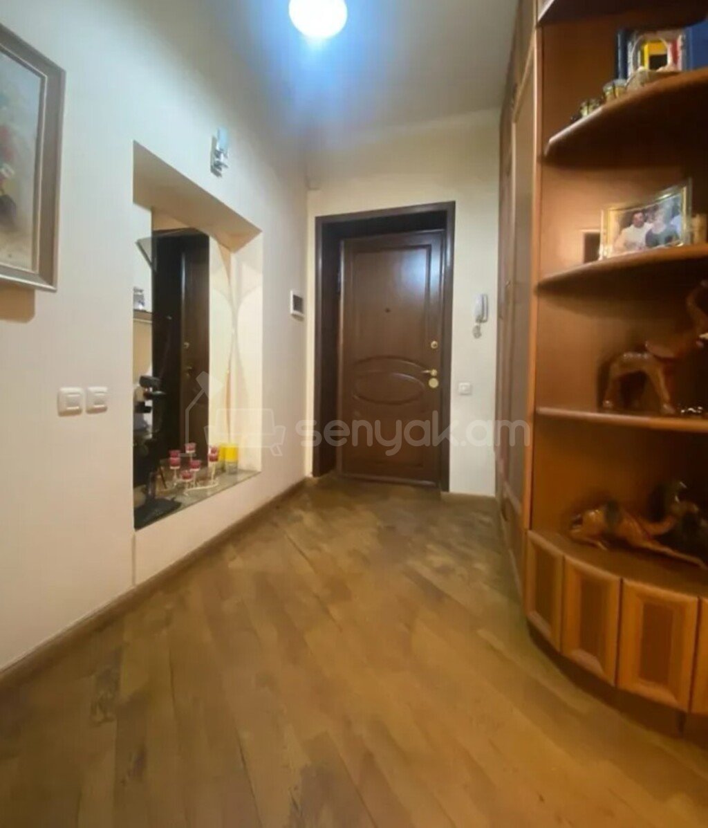 2 Սենյականոց Բնակարան Քարե Շենքում, 76քմ, 4/5 հարկ, Կապիտալ Վերանորոգված