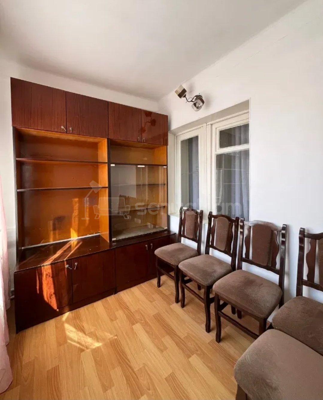 3 Սենյականոց Բնակարան Քարե Շենքում, 77քմ, 5/5 հարկ, Նորմալ Վիճակում, Կահավորված, Արևկող