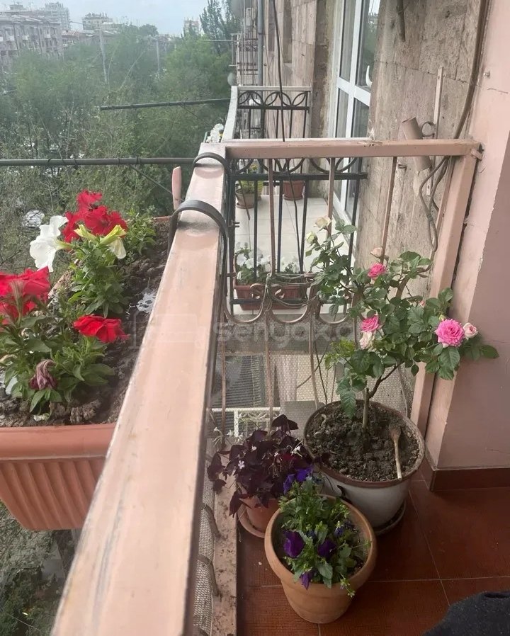 3 Սենյականոց Բնակարան Քարե Շենքում, 76քմ, 4/5 հարկ, Կոսմետիկ Վերանորոգված