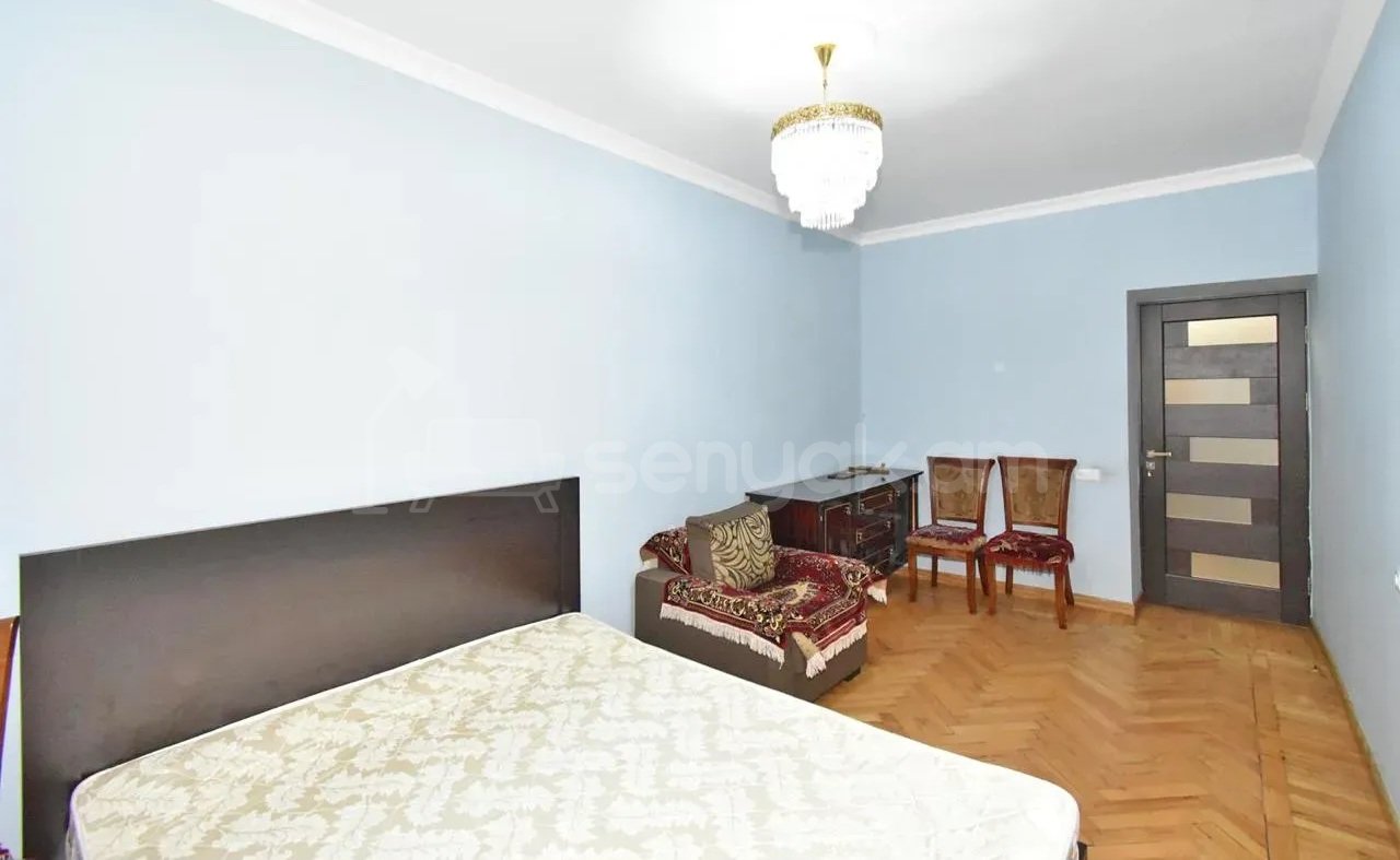 3 Սենյականոց Բնակարան Քարե Շենքում, 72քմ, 1/5 հարկ, Կապիտալ Վերանորոգված, Կահավորված