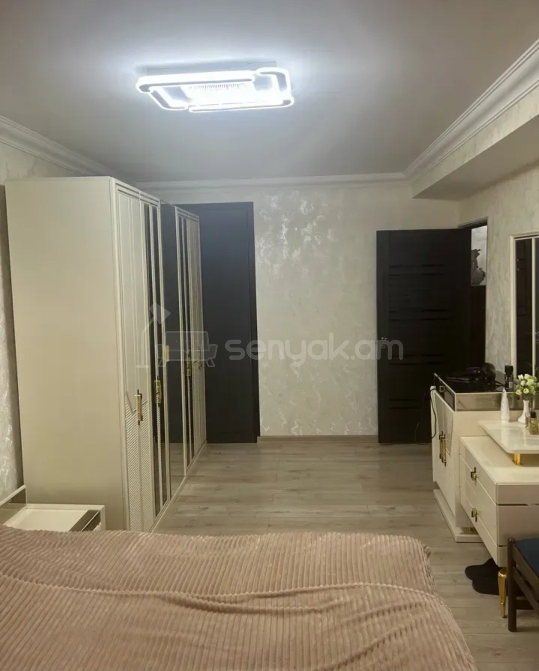 3 Սենյականոց Բնակարան, 90քմ, 9/9 հարկ, Կապիտալ Վերանորոգված, Կահավորված, Արևկող
