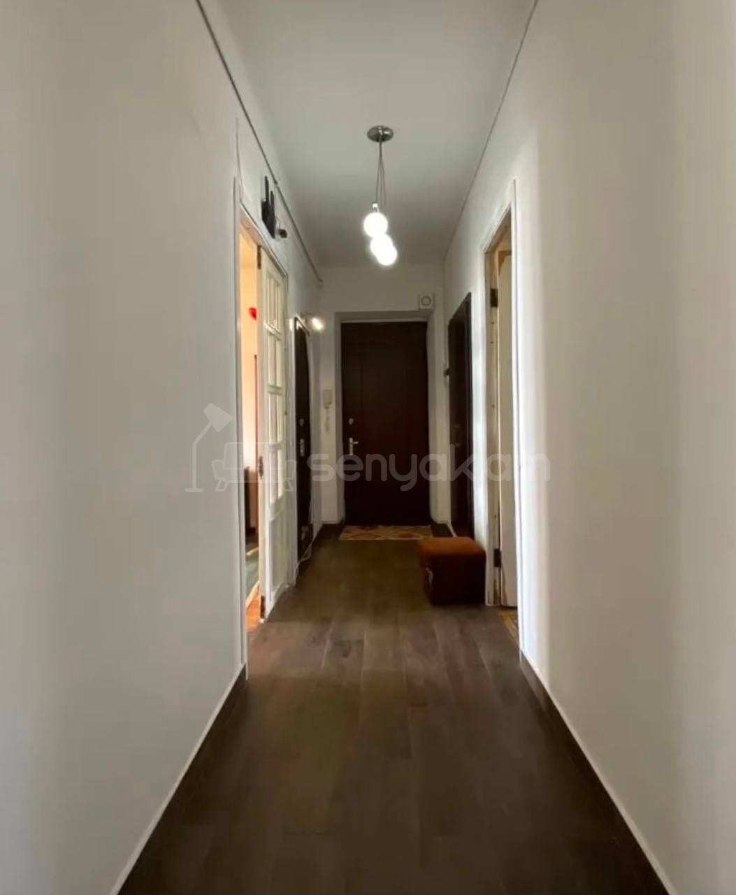 4 Սենյականոց Բնակարան Քարե Շենքում, 100քմ, 5/5 հարկ, Կապիտալ Վերանորոգված