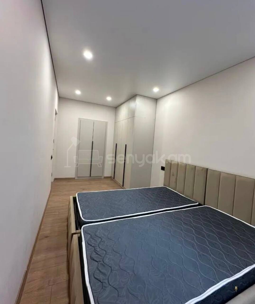 3 Սենյականոց Բնակարան Քարե Շենքում, 73քմ, 3/4 հարկ, Կապիտալ Վերանորոգված