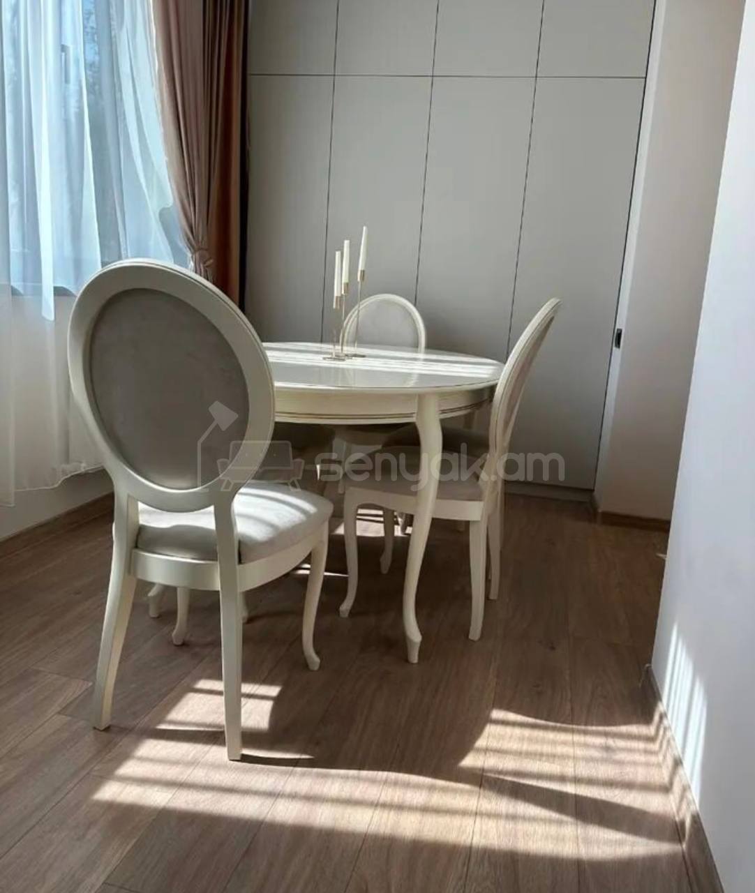 3 Սենյականոց Բնակարան Քարե Շենքում, 73քմ, 3/4 հարկ, Կապիտալ Վերանորոգված