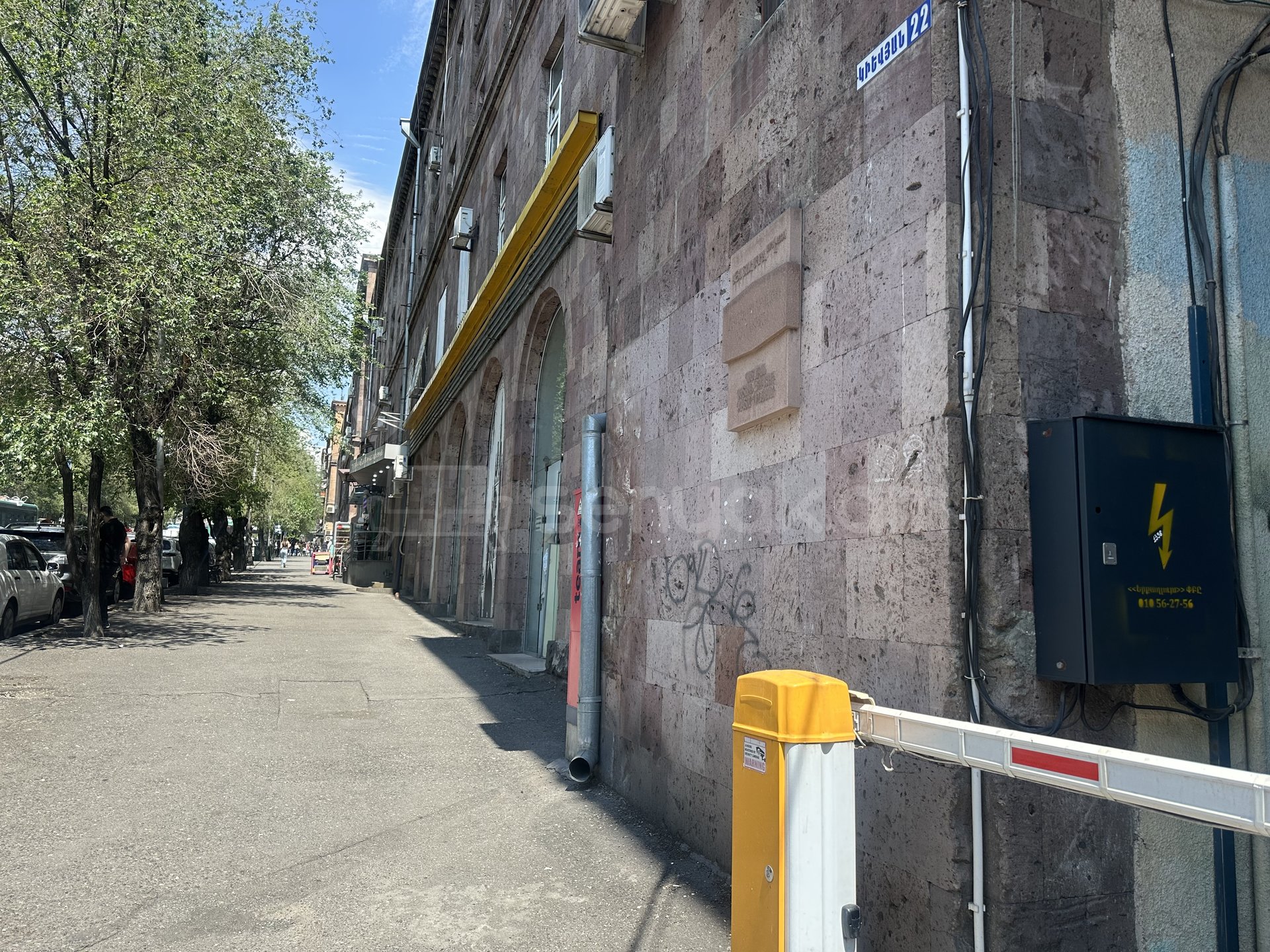 2 Սենյականոց Բնակարան Քարե Շենքում, 58քմ, 2/5 հարկ, Կապիտալ Վերանորոգված, Կահավորված