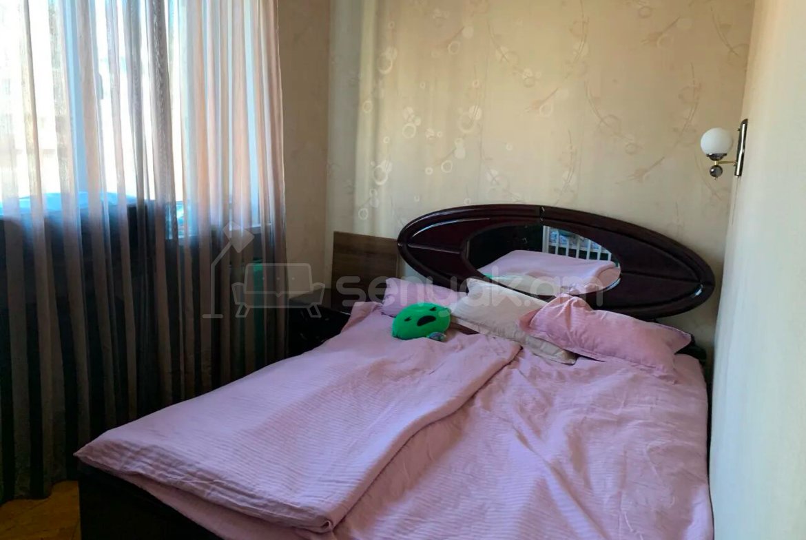 2 Սենյականոց Բնակարան Քարե Շենքում, 57քմ, 3/5 հարկ, Նորմալ Վիճակում, Կահավորված