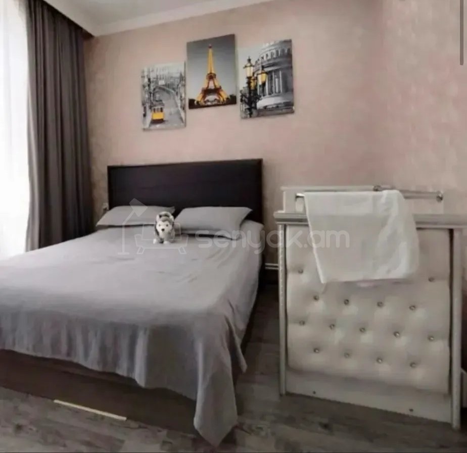 3 Սենյականոց Բնակարան Քարե Շենքում, 70քմ, 4/4 հարկ, Դիզայներական Վերանորոգված, Կահավորված
