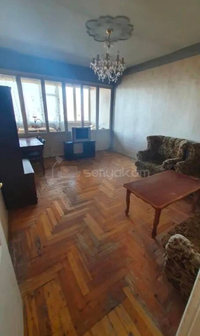 4 Սենյականոց Բնակարան Քարե Շենքում, 94քմ, 5/5 հարկ, Պետական Վիճակում