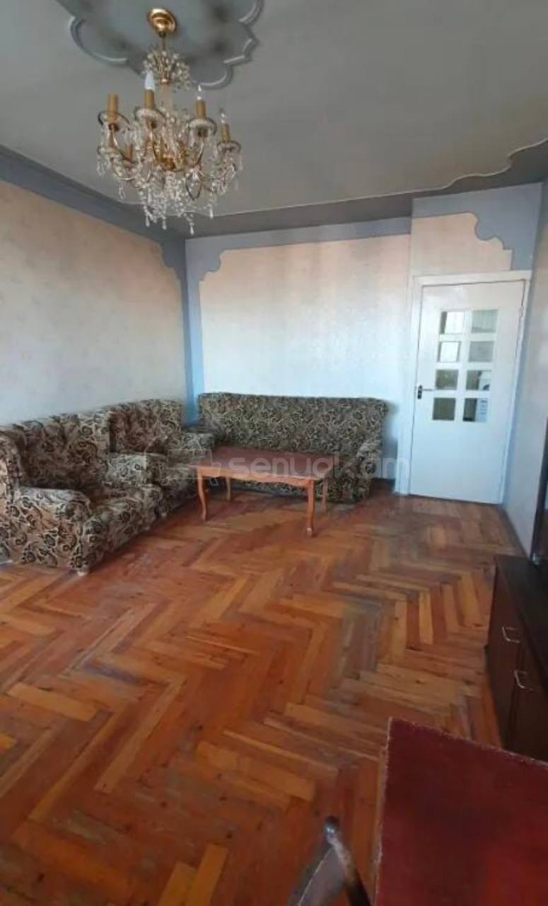 4 Սենյականոց Բնակարան Քարե Շենքում, 94քմ, 5/5 հարկ, Պետական Վիճակում