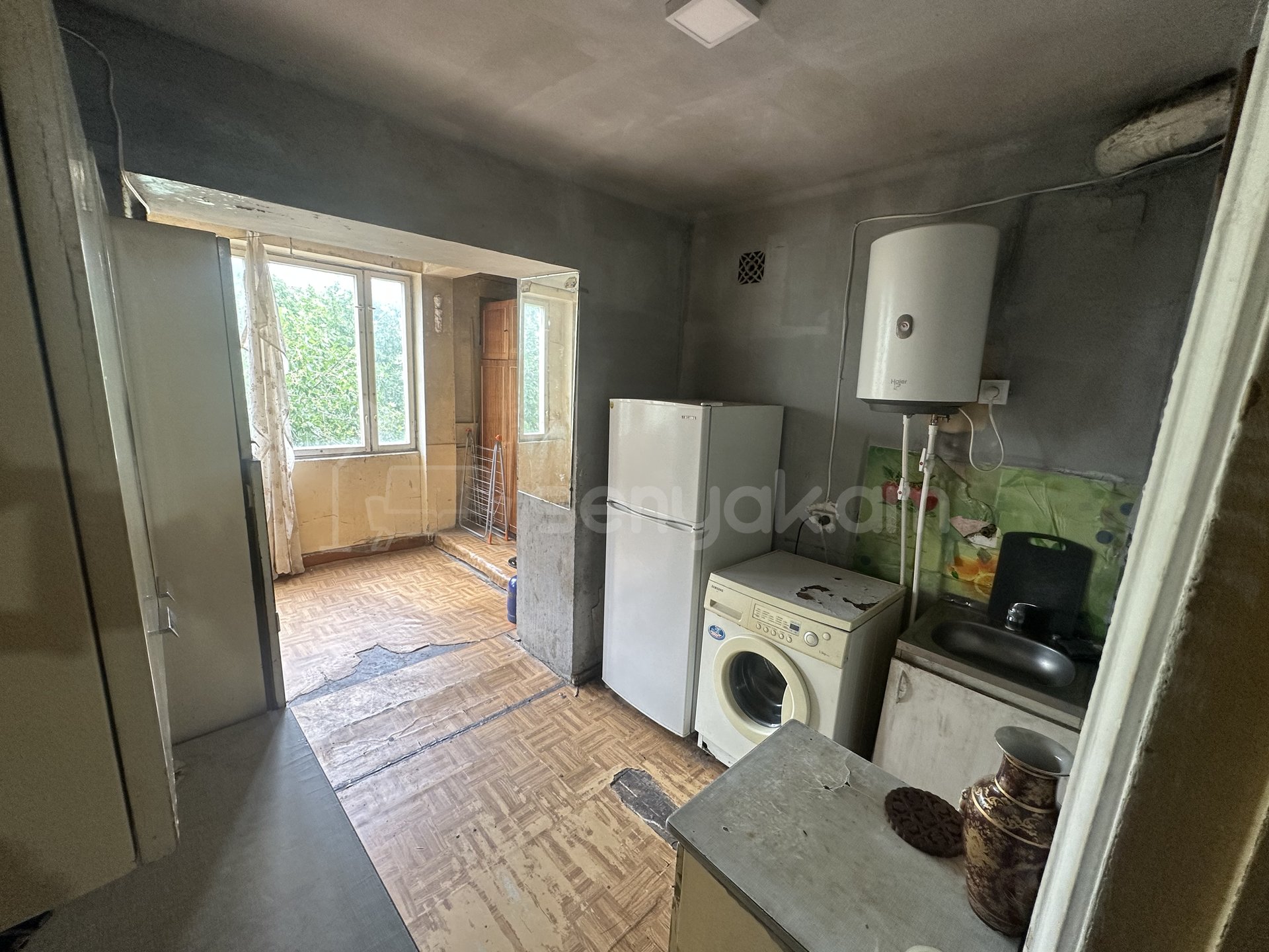 2 Սենյականոց Բնակարան Քարե Շենքում, 70քմ, 3/5 հարկ, Պետական Վիճակում, Մասամբ Կահավորված, Արևկող
