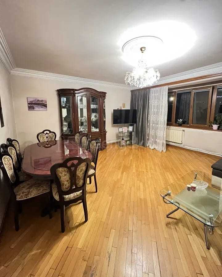 3 Սենյականոց Բնակարան, 74քմ, 2/9 հարկ, Նորմալ Վիճակում