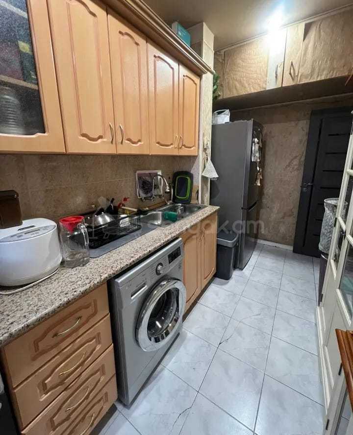 3 Սենյականոց Բնակարան, 74քմ, 2/9 հարկ, Նորմալ Վիճակում