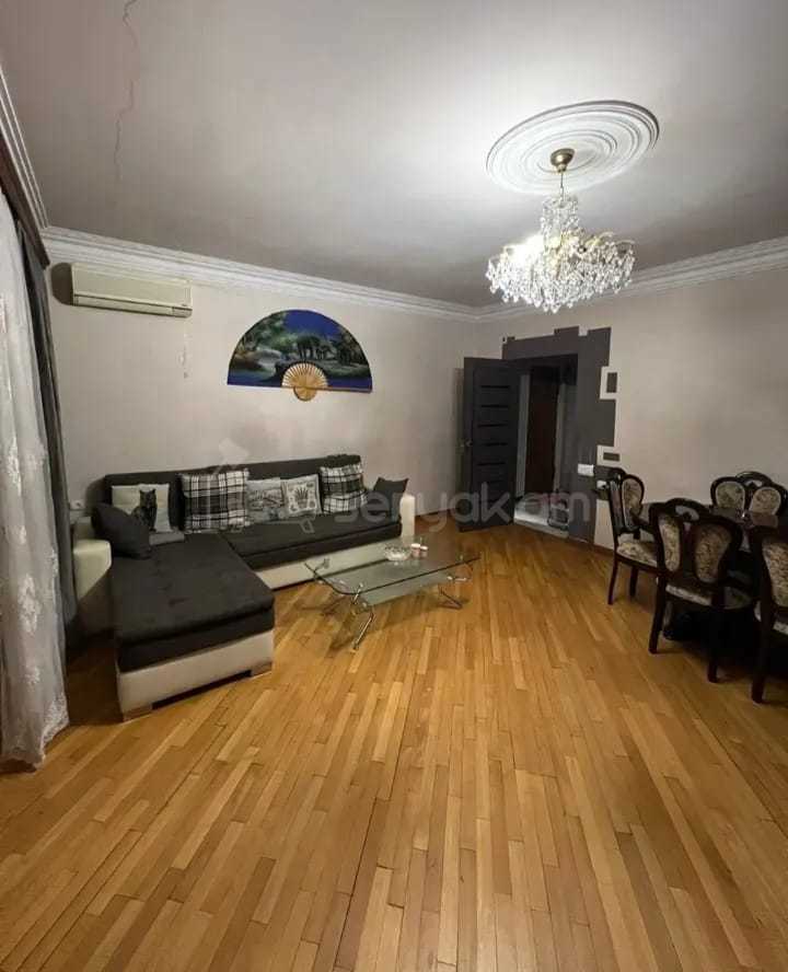 3 Սենյականոց Բնակարան, 74քմ, 2/9 հարկ, Նորմալ Վիճակում