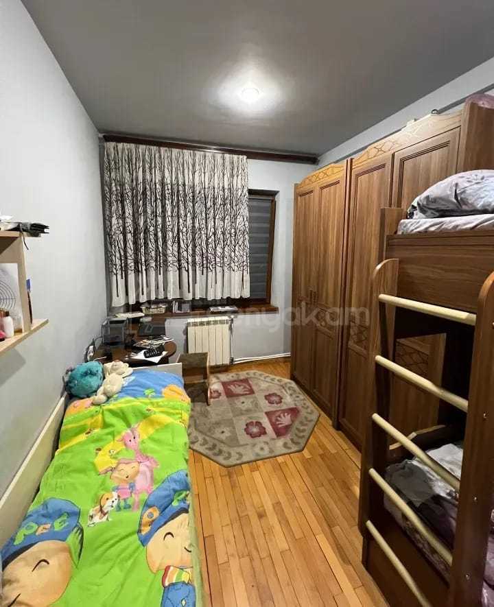 3 Սենյականոց Բնակարան, 74քմ, 2/9 հարկ, Նորմալ Վիճակում