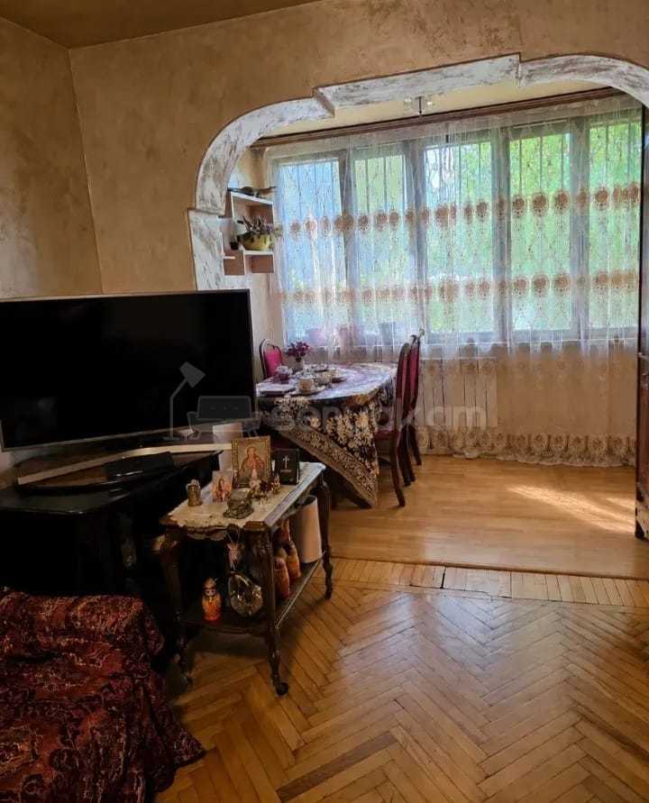 3 Սենյականոց Բնակարան, 65քմ, 1/4 հարկ, Կապիտալ Վերանորոգված