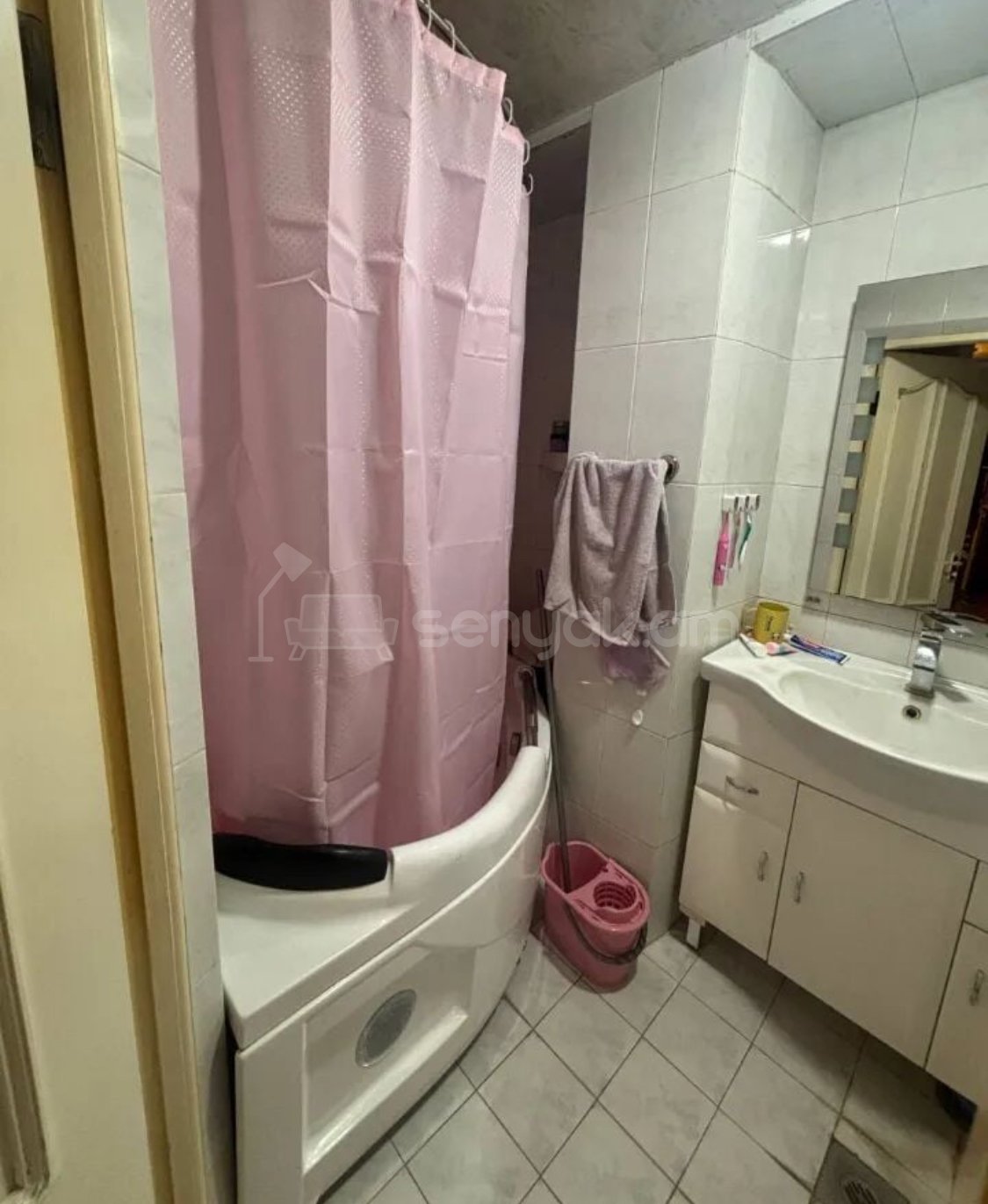 3 Սենյականոց Բնակարան, 90քմ, 4/10 հարկ, Նորմալ Վիճակում, Կահավորված