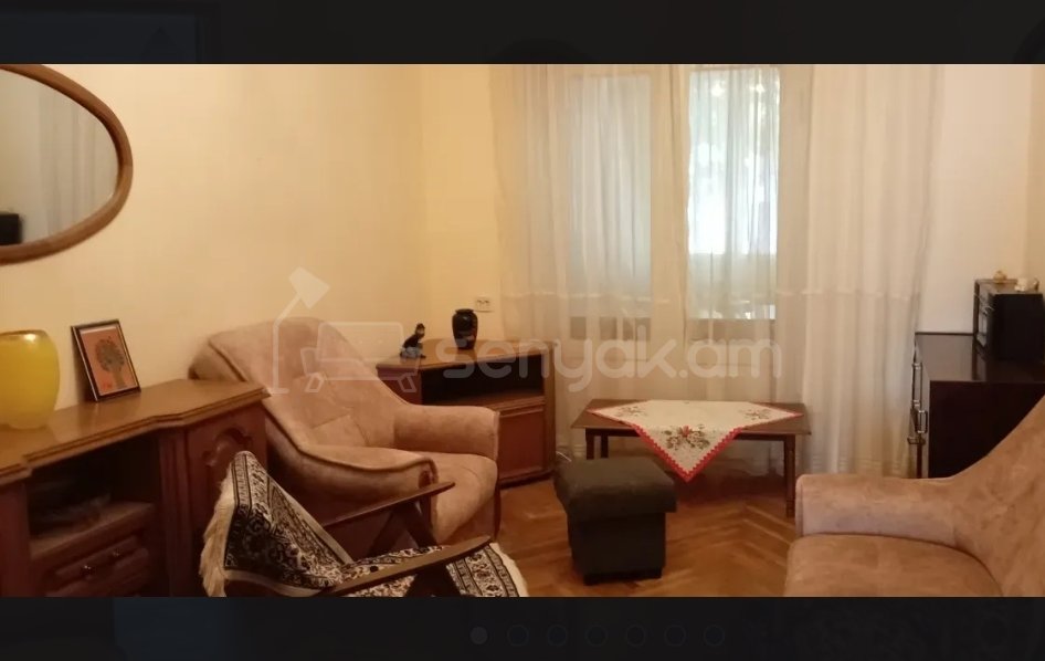 3 Սենյականոց Բնակարան Քարե Շենքում, 70քմ, 1/4 հարկ, Նորմալ Վիճակում, Կահավորված, Արևկող