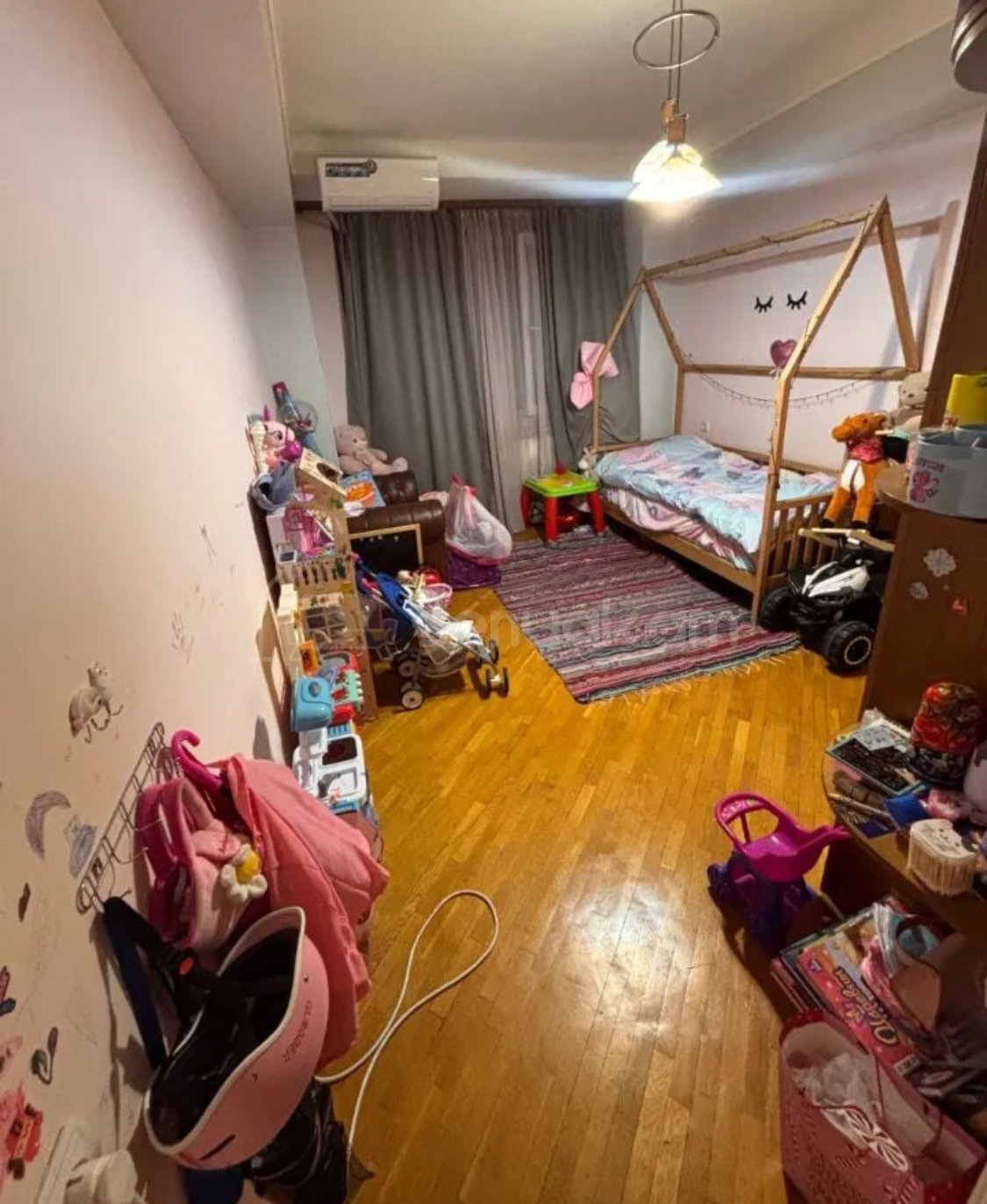 3 Սենյականոց Բնակարան, 90քմ, 4/10 հարկ, Նորմալ Վիճակում, Կահավորված