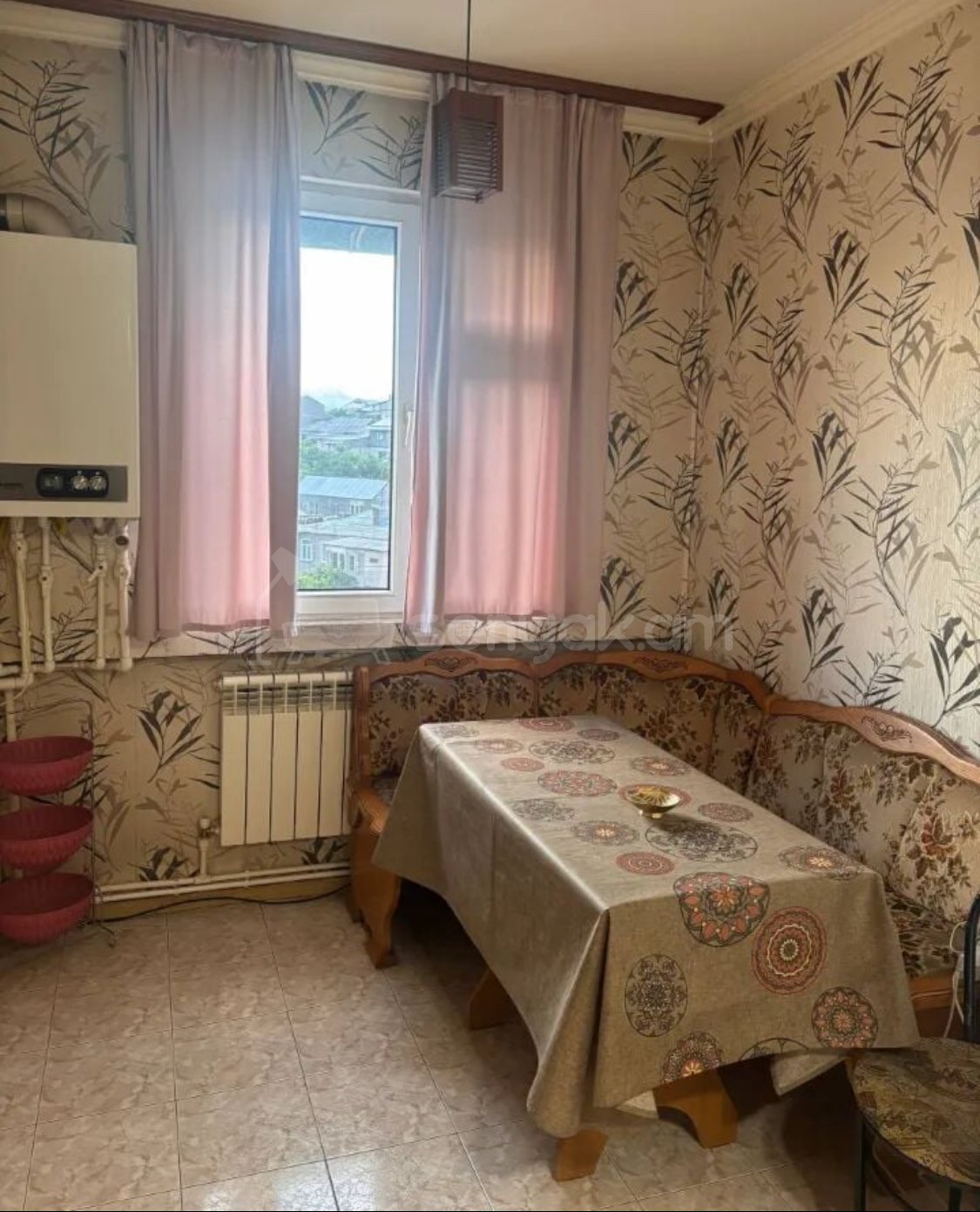 3 Սենյականոց Բնակարան, 90քմ, 4/10 հարկ, Նորմալ Վիճակում, Կահավորված