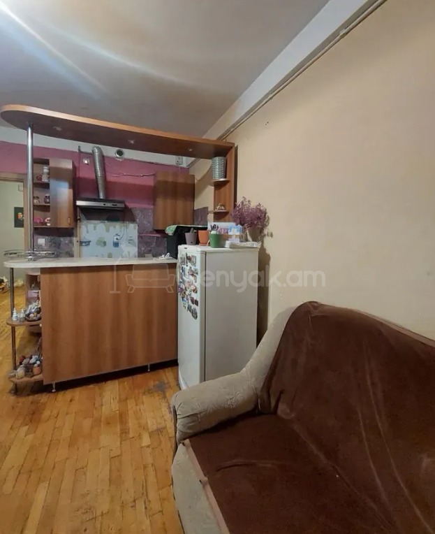 2 Սենյականոց Բնակարան Քարե Շենքում, 47քմ, 7/7 հարկ, Պետական Վիճակում