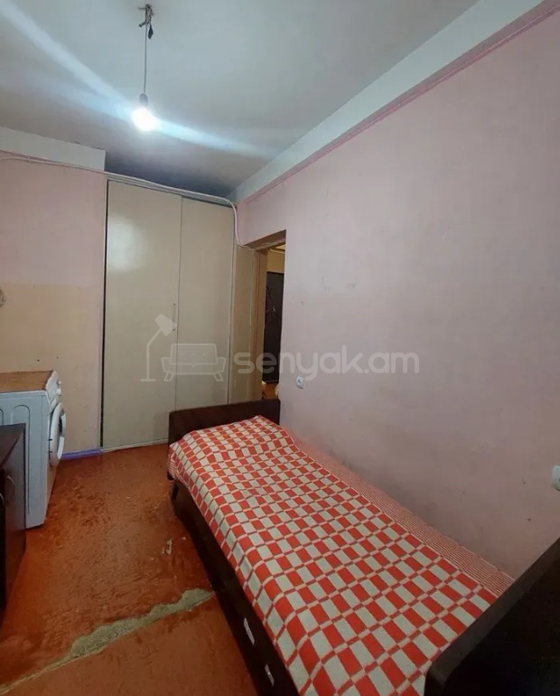 2 Սենյականոց Բնակարան Քարե Շենքում, 47քմ, 7/7 հարկ, Պետական Վիճակում