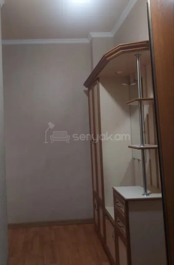 2 Սենյականոց Բնակարան Քարե Շենքում, 48քմ, 3/5 հարկ, Կապիտալ Վերանորոգված