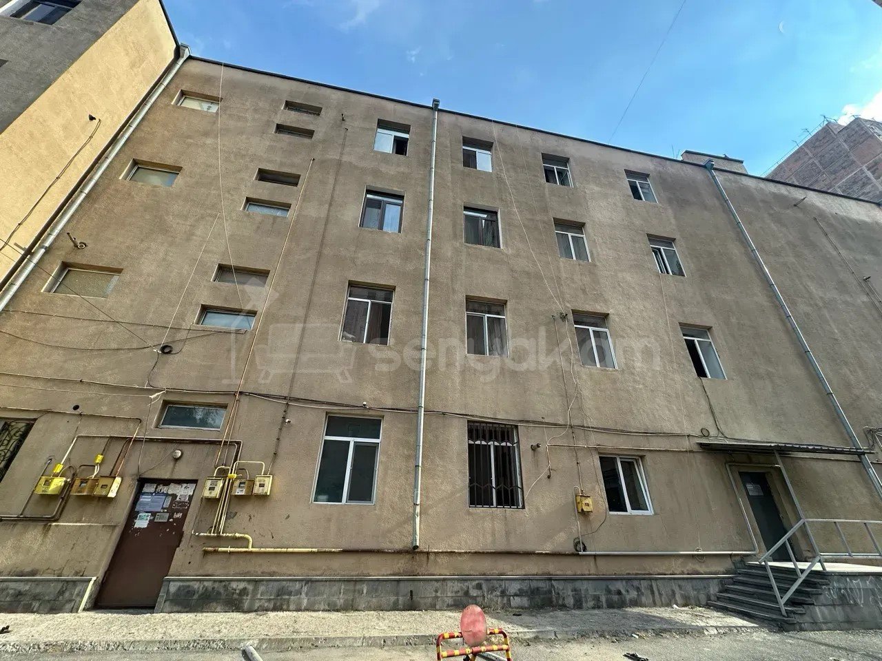 3 Սենյականոց Բնակարան Նորակառույց Քարե Շենքում, 71քմ, 4/4 հարկ, Նորմալ Վիճակում