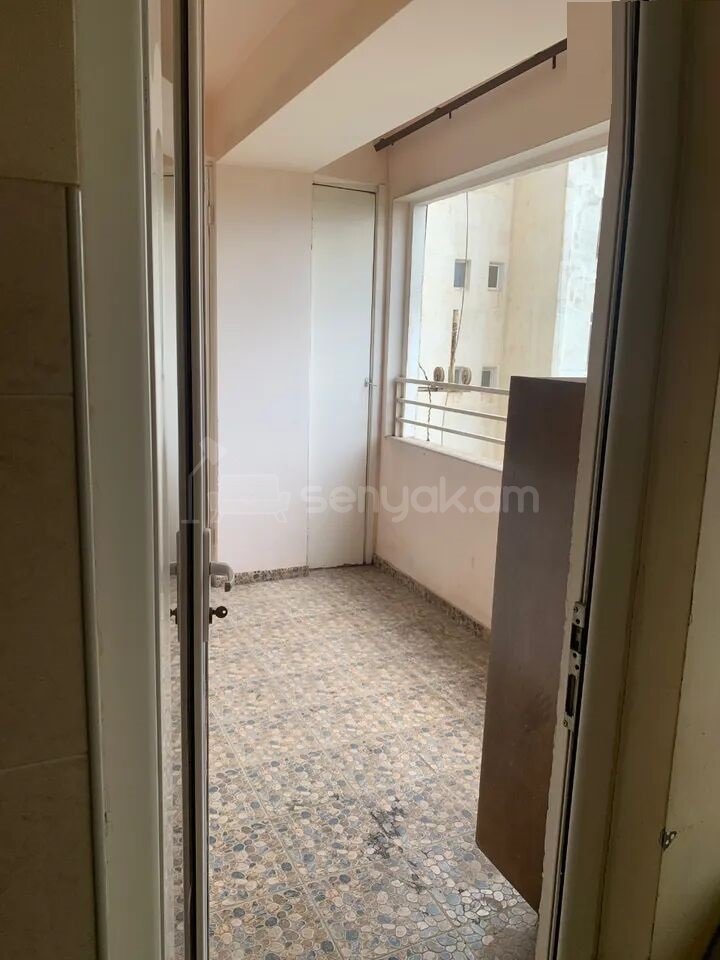 3 Սենյականոց Բնակարան, 77քմ, 7/14 հարկ, Պետական Վիճակում