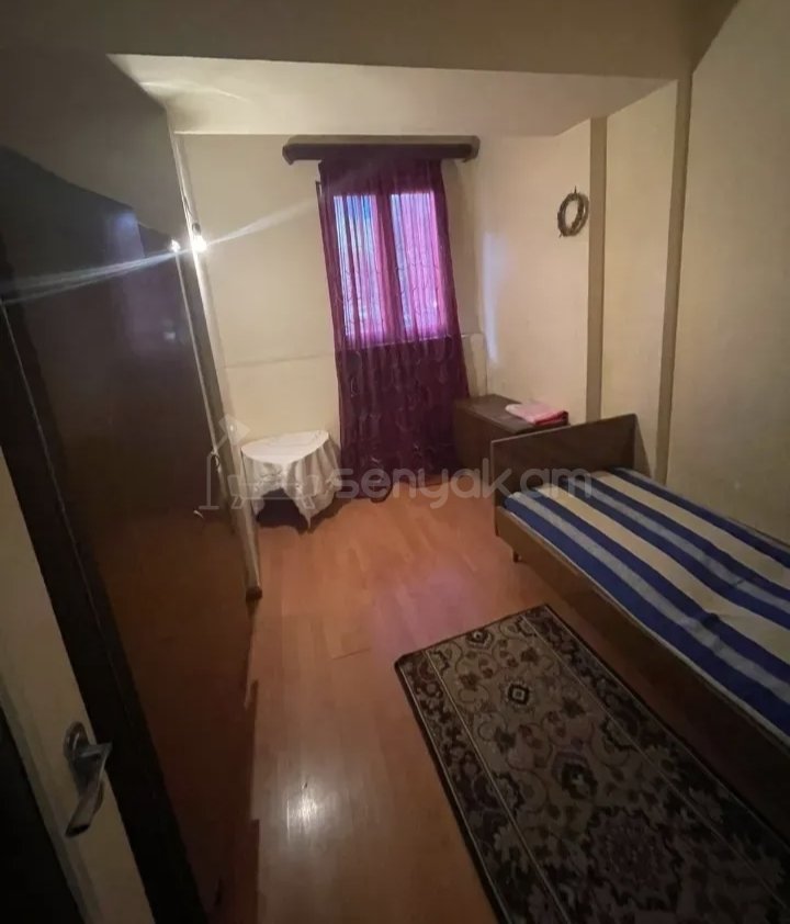 1 Սենյականոց Բնակարան Քարե Շենքում, 30քմ, 1/1 հարկ, Պետական Վիճակում, Կահավորված