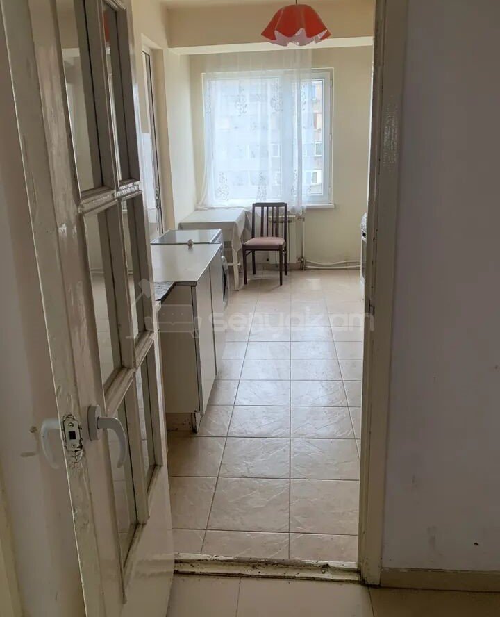 3 Սենյականոց Բնակարան, 77քմ, 7/14 հարկ, Նորմալ Վիճակում
