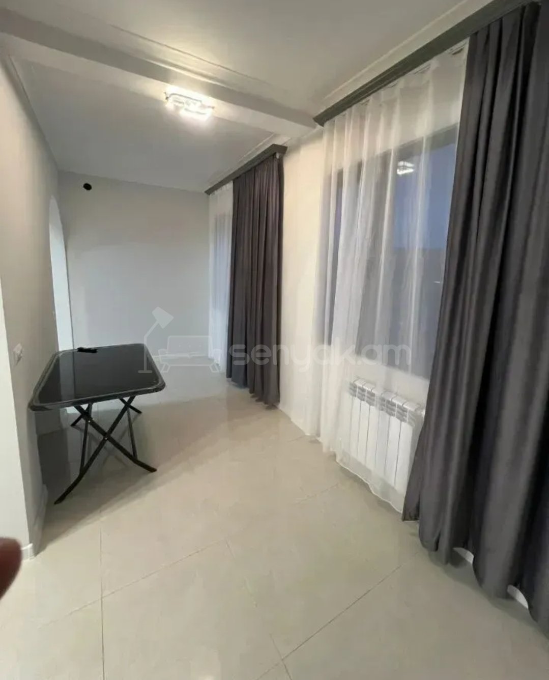 2 Սենյականոց Բնակարան Քարե Շենքում, 63քմ, 4/4 հարկ, Նորմալ Վիճակում, Կահավորված, Արևկող
