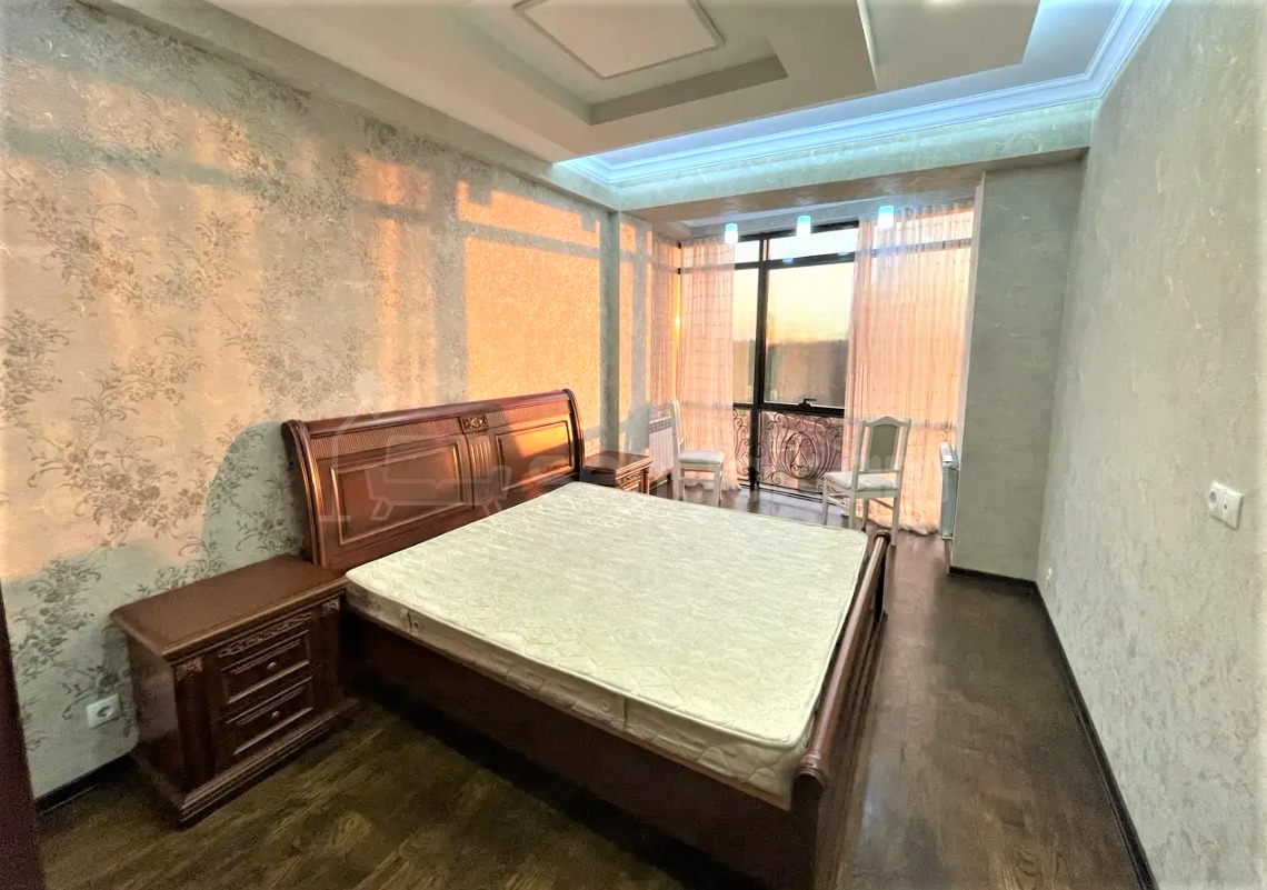4 Սենյականոց Բնակարան, 157քմ, 5/9 հարկ, Դիզայներական Վերանորոգված, Կահավորված, Արևկող