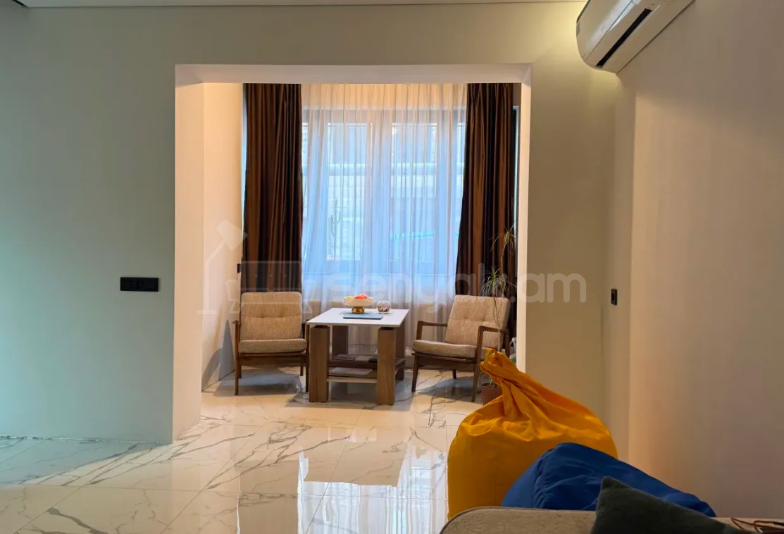 3 Սենյականոց Բնակարան Քարե Շենքում, 82քմ, 1/5 հարկ, Դիզայներական Վերանորոգված