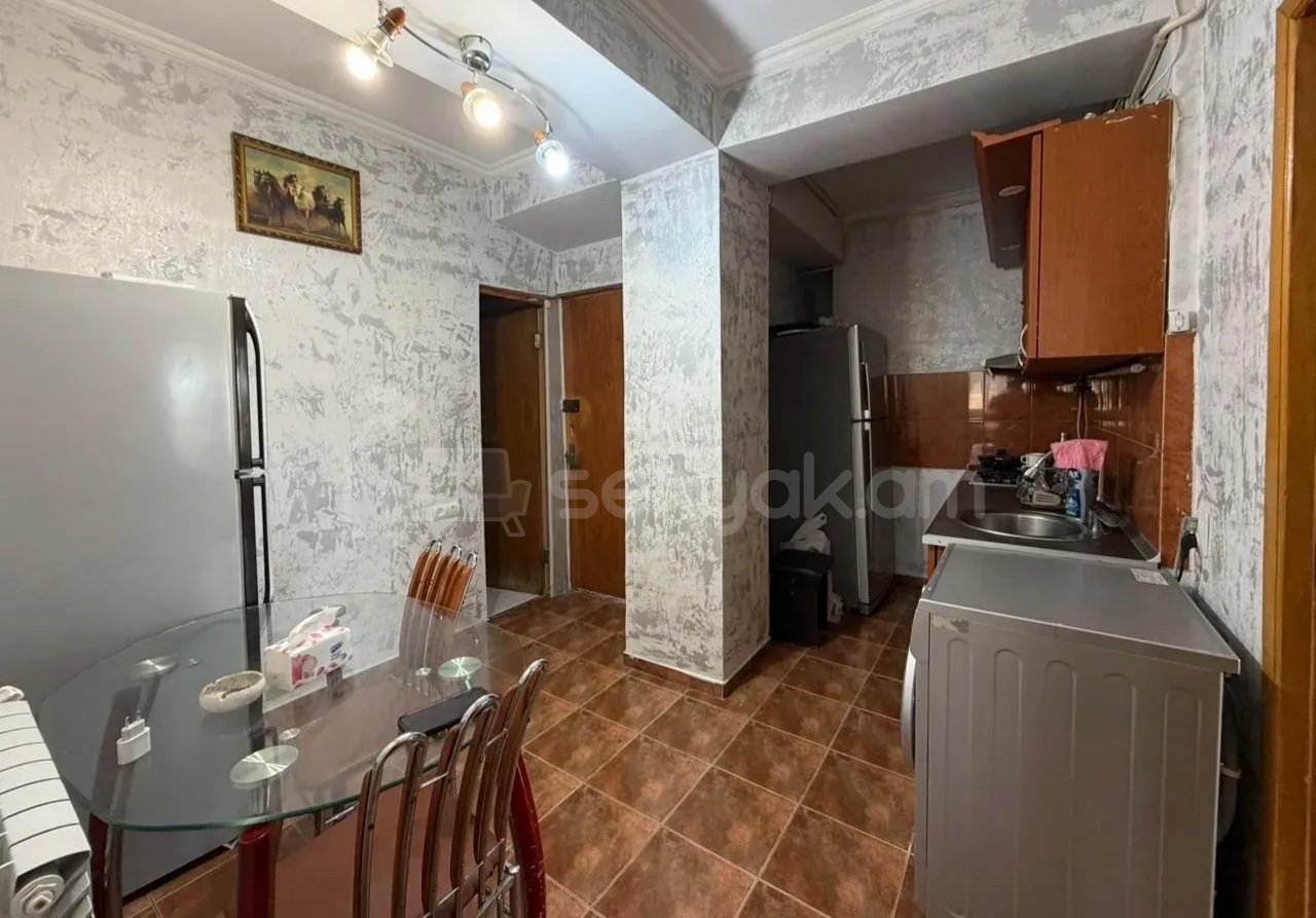 1 Սենյականոց Բնակարան Քարե Շենքում, 50քմ, 14/15 հարկ, Կապիտալ Վերանորոգված, Կահավորված