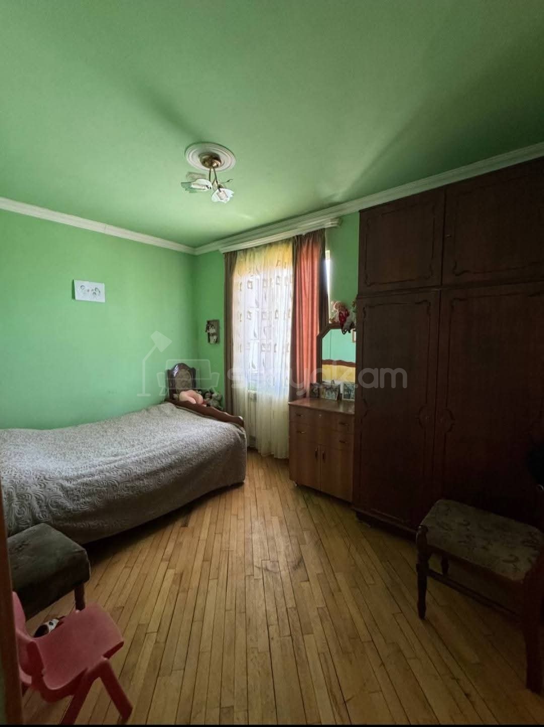 4 Սենյականոց Բնակարան Քարե Շենքում, 70քմ, 5/5 հարկ, Պետական Վիճակում