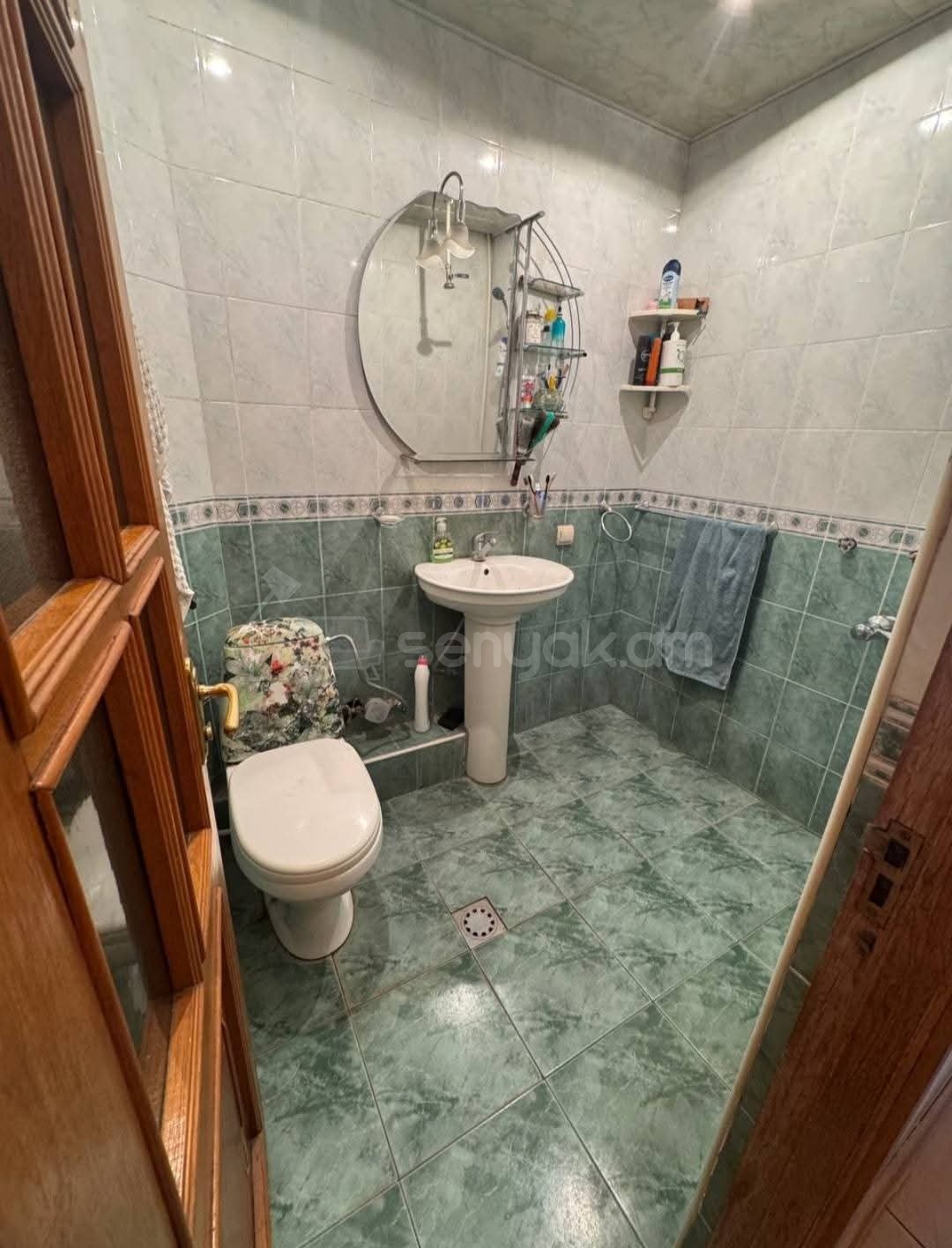4 Սենյականոց Բնակարան Քարե Շենքում, 70քմ, 5/5 հարկ, Պետական Վիճակում