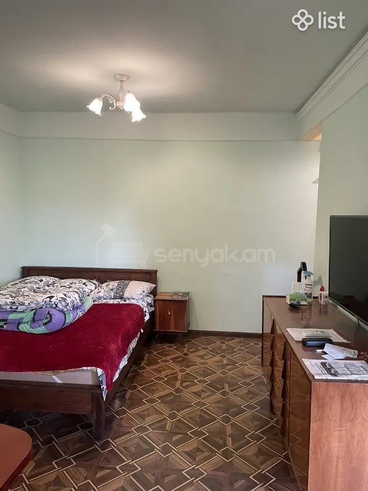 1 Սենյականոց Բնակարան Քարե Շենքում, 33քմ, 3/4 հարկ, Կապիտալ Վերանորոգված, Կահավորված, Արևկող