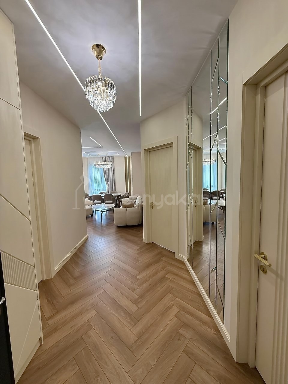 3 Սենյականոց Բնակարան Նորակառույցում, 71քմ, 10/15 հարկ, Դիզայներական Վերանորոգված