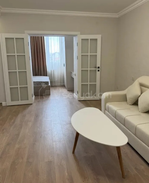 2 Սենյականոց Բնակարան Քարե Շենքում, 45քմ, 3/5 հարկ, Դիզայներական Վերանորոգված