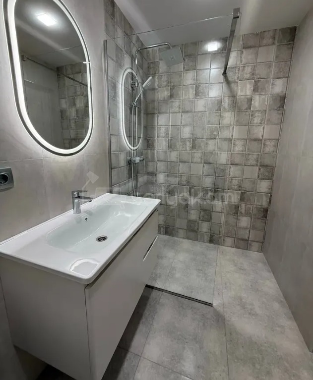 2 Սենյականոց Բնակարան Քարե Շենքում, 45քմ, 3/5 հարկ, Դիզայներական Վերանորոգված