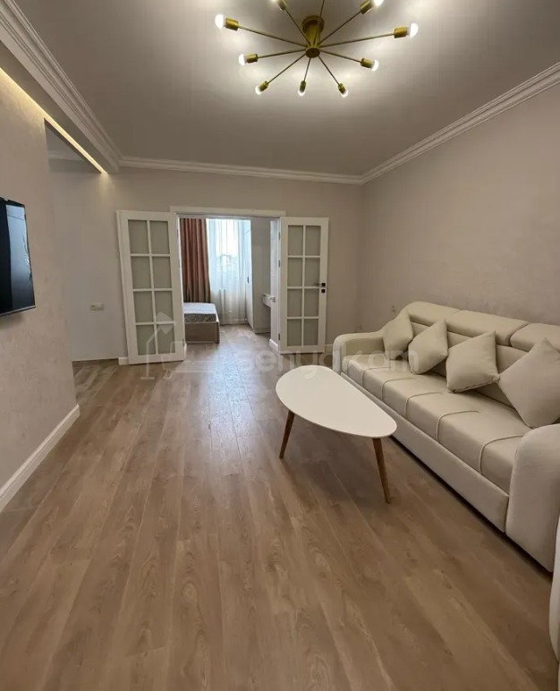 2 Սենյականոց Բնակարան Քարե Շենքում, 45քմ, 3/5 հարկ, Դիզայներական Վերանորոգված