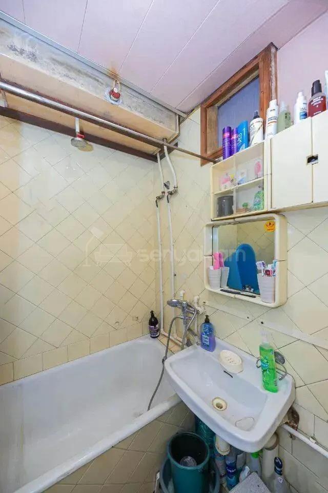 1 Սենյականոց Բնակարան Քարե Շենքում, 45քմ, 4/5 հարկ, Նորմալ Վիճակում