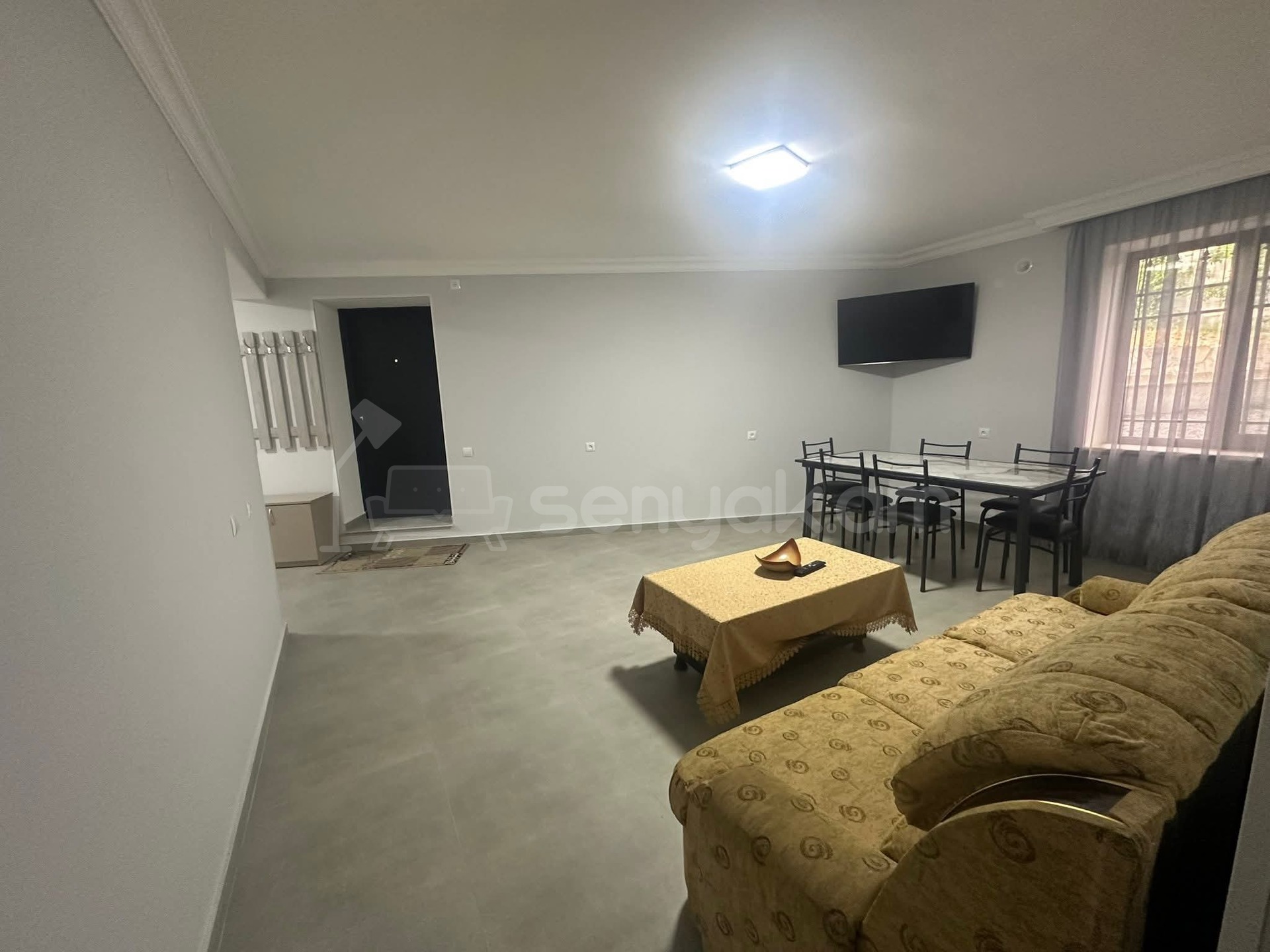 2 Սենյականոց Բնակարան Քարե Շենքում, 50քմ, 1/2 հարկ, Կապիտալ Վերանորոգված, Կահավորված