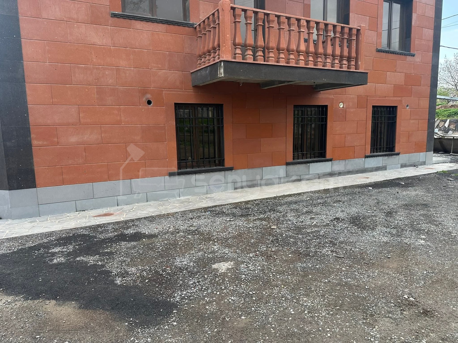 2 Սենյականոց Բնակարան Քարե Շենքում, 50քմ, 1/2 հարկ, Կապիտալ Վերանորոգված, Կահավորված