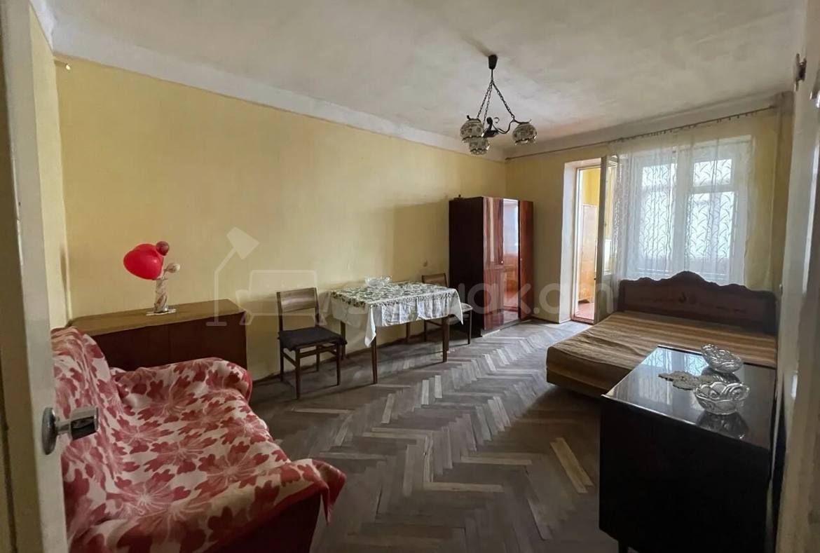 1 Սենյականոց Բնակարան Քարե Շենքում, 50քմ, 2/5 հարկ, Պետական Վիճակում, Կահավորված
