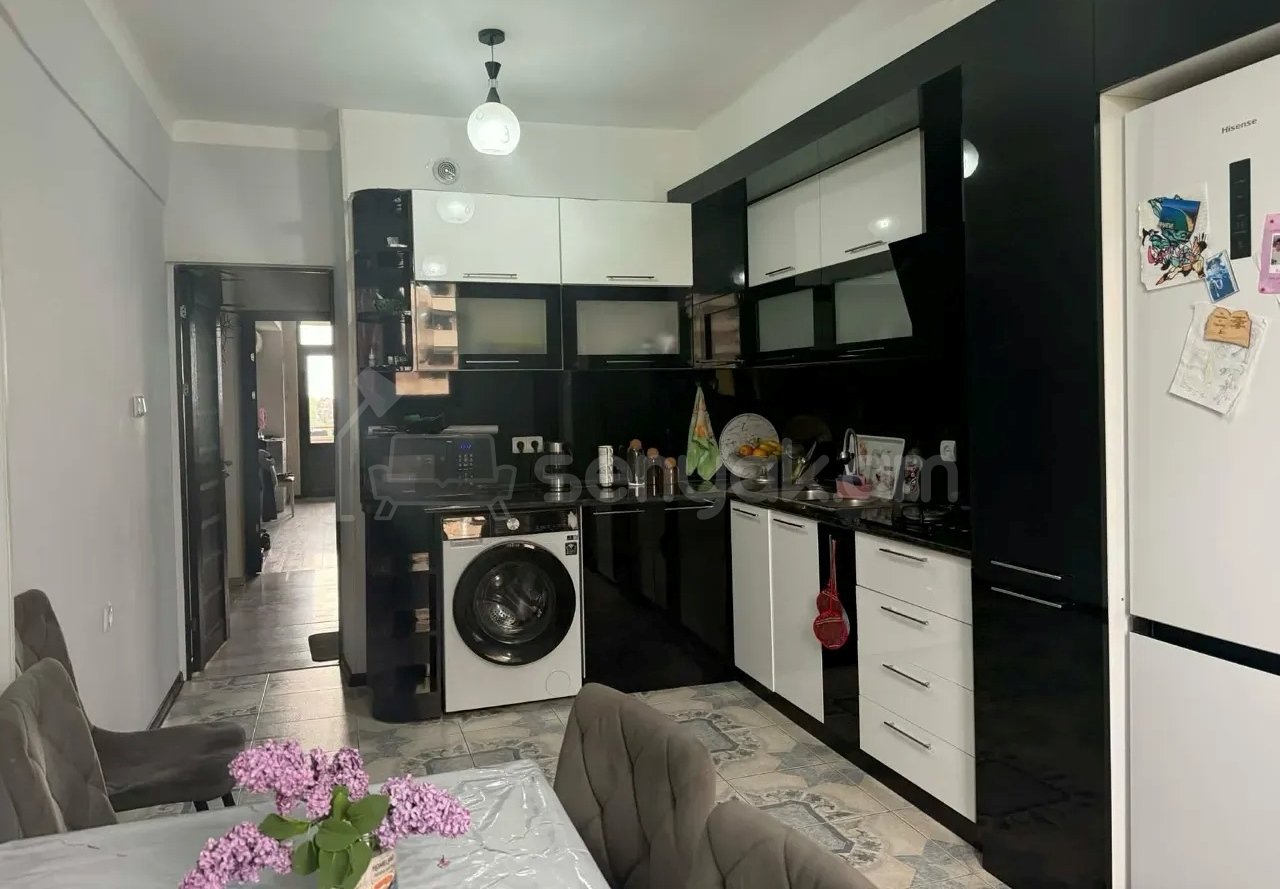 3 Սենյականոց Բնակարան, 95քմ, 5/9 հարկ, Կապիտալ Վերանորոգված